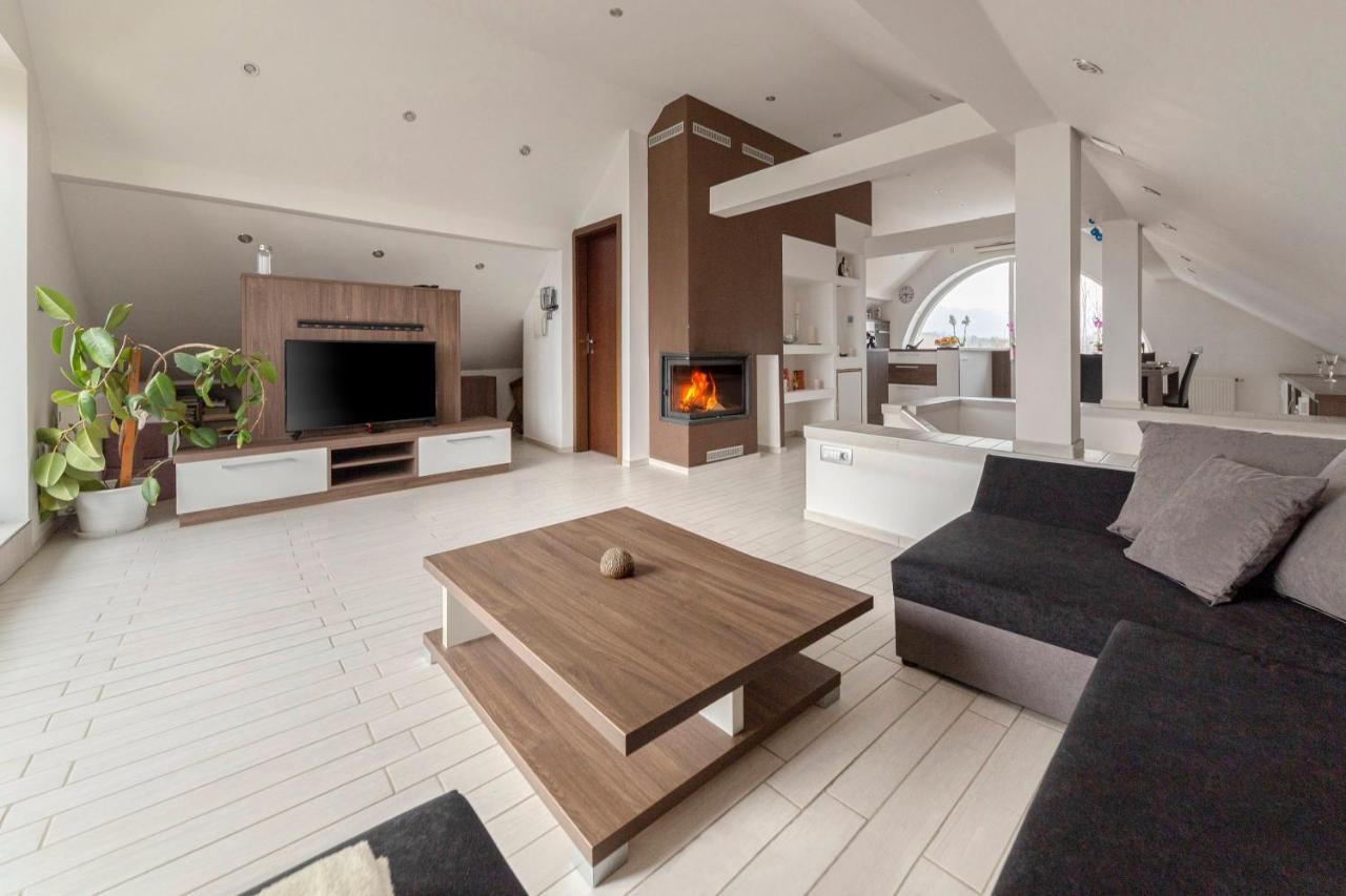 Mountain Sunrise Apartment *